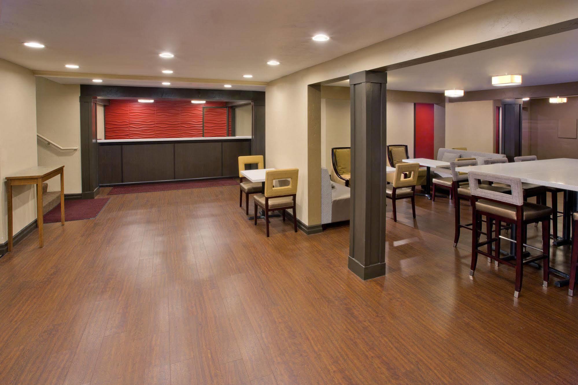 Red Lion Inn And Suites Federal Way Extérieur photo