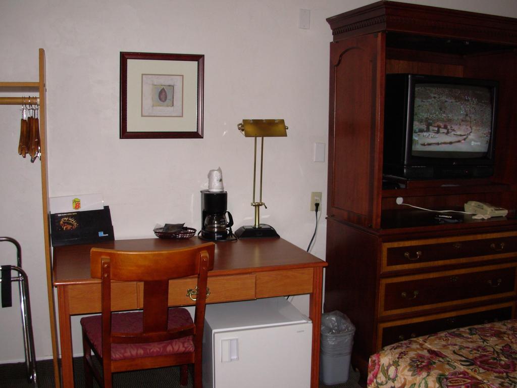 Red Lion Inn And Suites Federal Way Extérieur photo