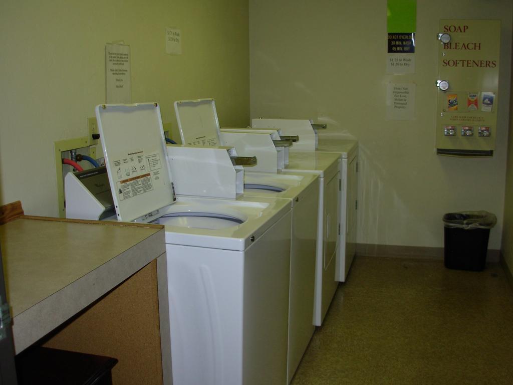 Red Lion Inn And Suites Federal Way Extérieur photo