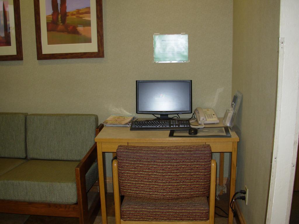 Red Lion Inn And Suites Federal Way Extérieur photo